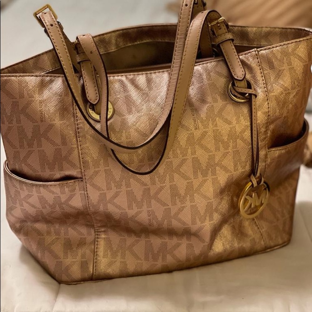 MICHAEL KORS Rose Gold Bag